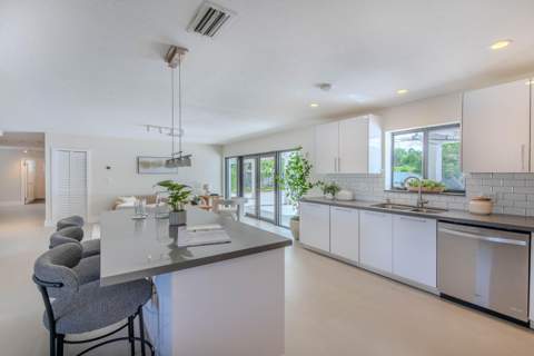 16670 SW 90th Avenue, Palmetto Bay FL - photo 6 of 35