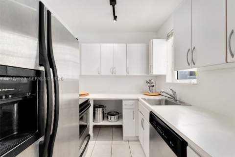 1018 Meridian Ave 8, Miami Beach FL - photo 10 of 12