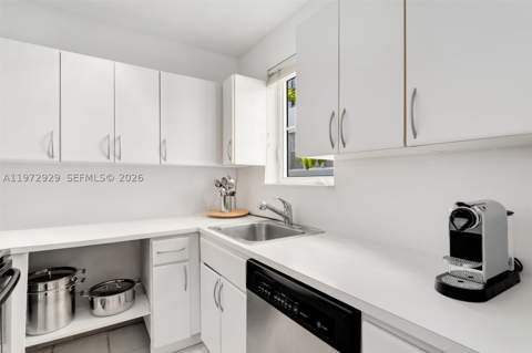 1018 Meridian Ave 8, Miami Beach FL - photo 11 of 12