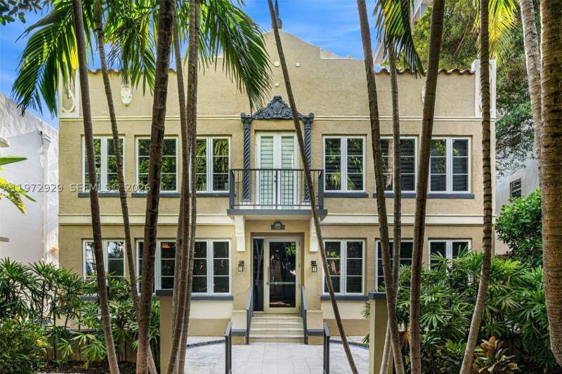 2 bedroom Condominium at 1018 Meridian Ave 8, The Coconut Of South Beac, Miami Beach — photo 2