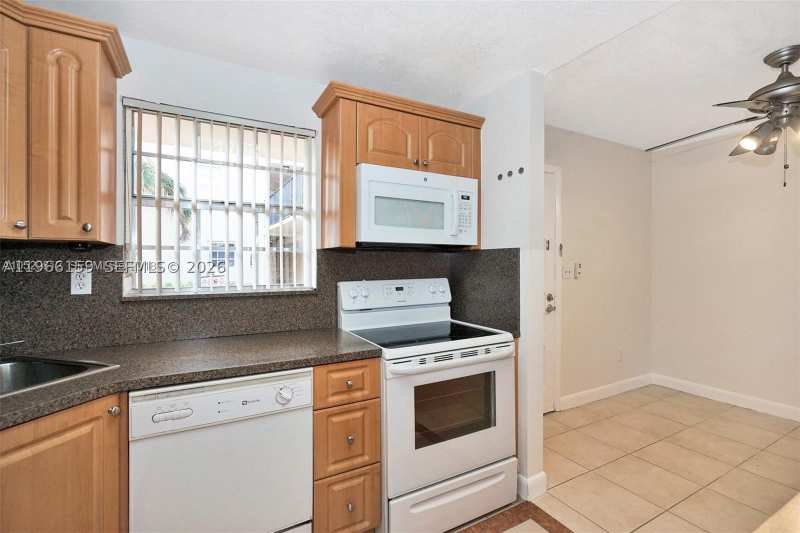 2 bedroom Condominium at 8500 SW 109 Ave 6-102, Courtyards At Kendall, Miami — photo 1