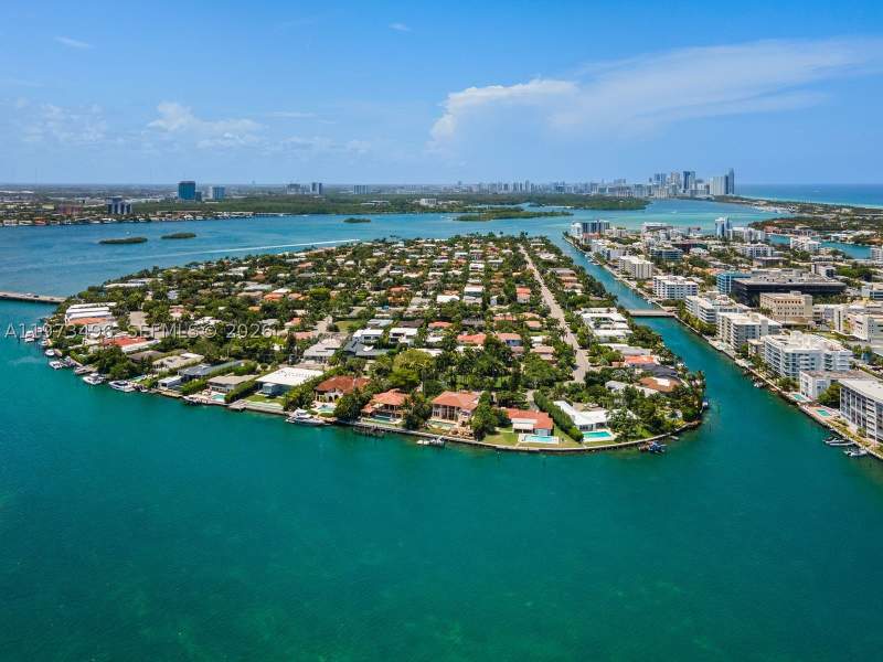 4 bedroom SingleFamilyResidence at 1210 95th Street, Bay Harbor Island, Bay Harbor Islands — photo 2