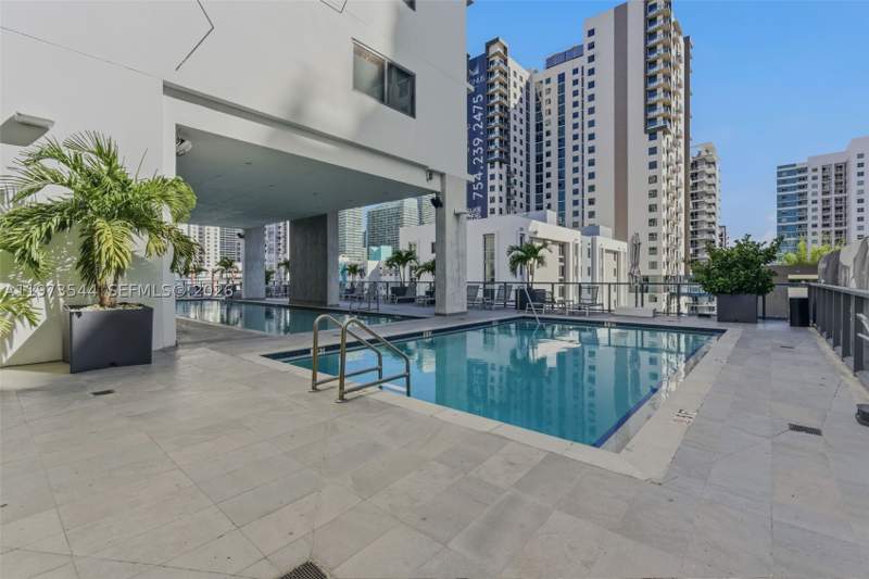1 bedroom StockCooperative at 229 SW 9th St 407, Smart Brickell Lodging 1 C, Miami — photo 3