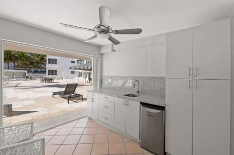 4925 Collins Ave Cu2, Miami Beach FL - photo 9 of 11