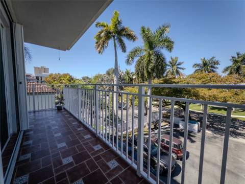 2430 NE 135th Street 302, North Miami FL - photo 13 of 23