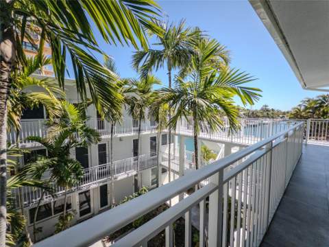2430 NE 135th Street 302, North Miami FL - photo 14 of 23