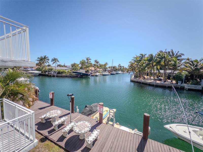 2 bedroom Condominium at 2430 NE 135th Street 302, Keystone Gardens, North Miami — photo 2