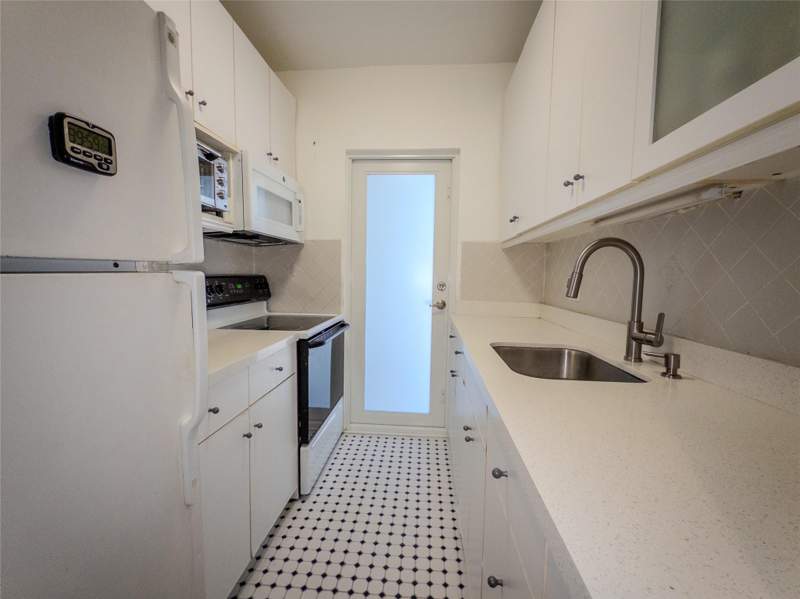 2 bedroom Condominium at 2430 NE 135th Street 302, Keystone Gardens, North Miami — photo 3