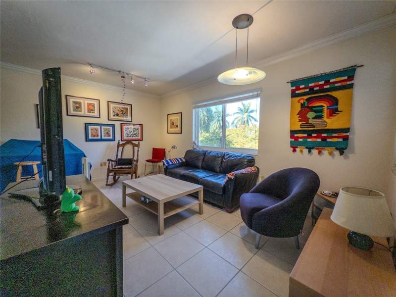 2 bedroom Condominium at 2430 NE 135th Street 302, Keystone Gardens, North Miami — photo 4