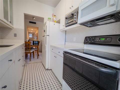 2430 NE 135th Street 302, North Miami FL - photo 6 of 23