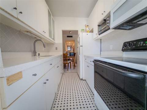 2430 NE 135th Street 302, North Miami FL - photo 7 of 23
