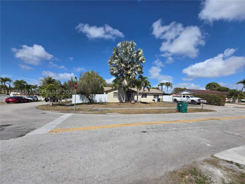 4 bedroom SingleFamilyResidence at 13377 SW 46th Ln, San Sebastian Unit No 5, Miami — photo 1