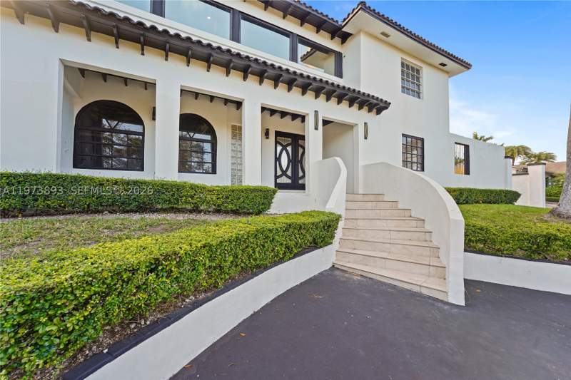 4 bedroom SingleFamilyResidence at 17740 SW 83rd Ave, Old Cutler Shores, Palmetto Bay — photo 2
