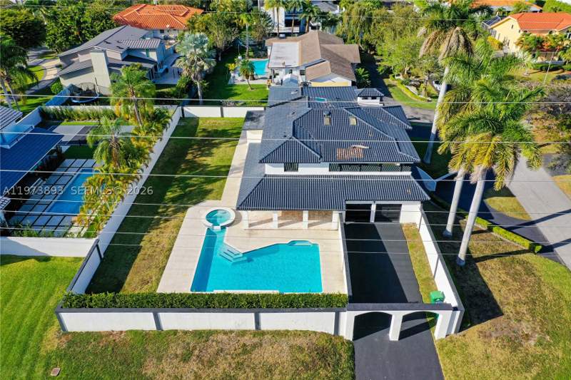 4 bedroom SingleFamilyResidence at 17740 SW 83rd Ave, Old Cutler Shores, Palmetto Bay — photo 5