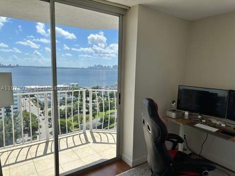 7601 E Treasure Dr 1905, North Bay Village FL - photo 11 of 16