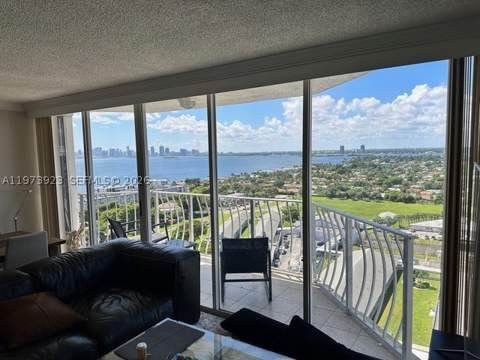 7601 E Treasure Dr 1905, North Bay Village FL - photo 6 of 16