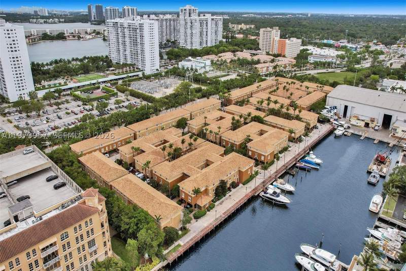 3 bedroom Townhouse at 2965 NE 185th St 1513, Aventi At Aventura Condo, Aventura — photo 2