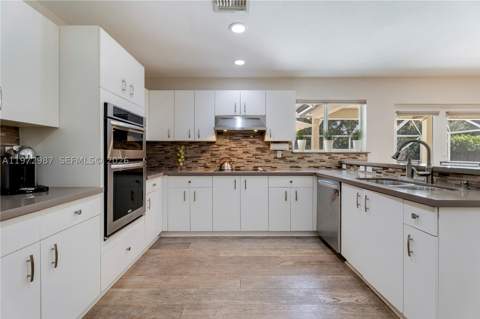 16085 SW 84th Pl, Palmetto Bay FL - photo 10 of 40