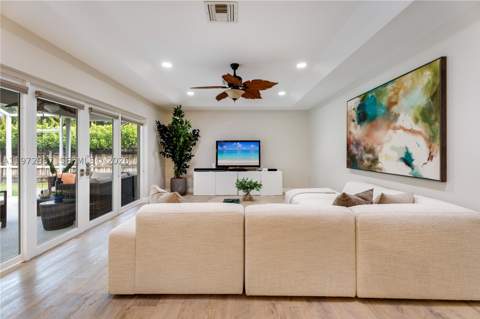 16085 SW 84th Pl, Palmetto Bay FL - photo 17 of 40