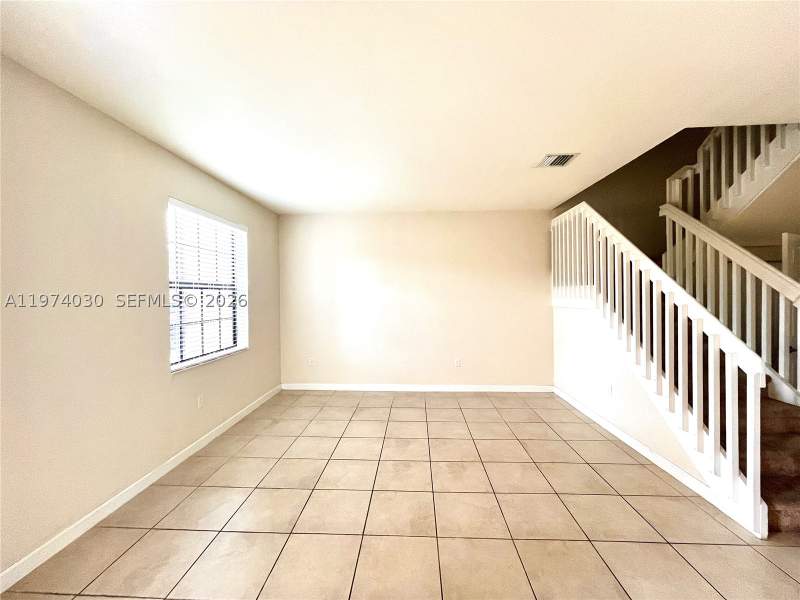 3 bedroom Townhouse at 9271 W 33rd Ln, Bonterra, Hialeah — photo 4