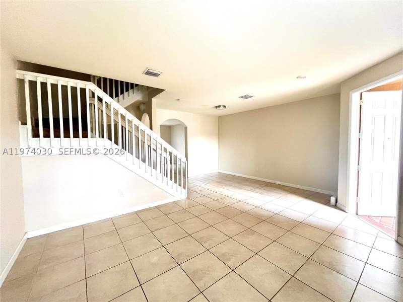 3 bedroom Townhouse at 9271 W 33rd Ln, Bonterra, Hialeah — photo 5