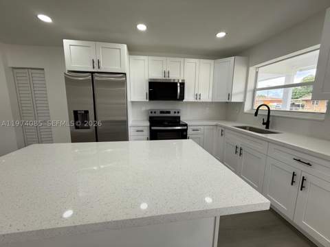 3010 NW 186th Ter, Miami Gardens FL - photo 9 of 32
