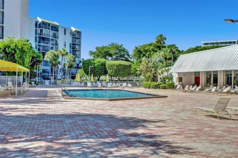 20500 W Country Club Drive 416, Aventura FL - photo 13 of 14
