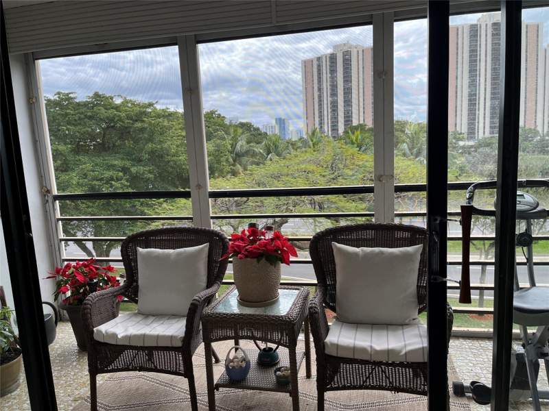 1 bedroom Condominium at 20500 W Country Club Drive 416, Biscaya, Aventura — photo 5