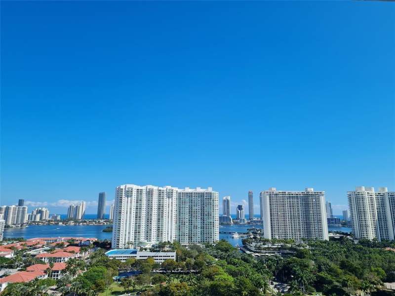 3 bedroom Condominium at 2851 NE 183 2203-05, Admirals Port, Aventura — photo 3