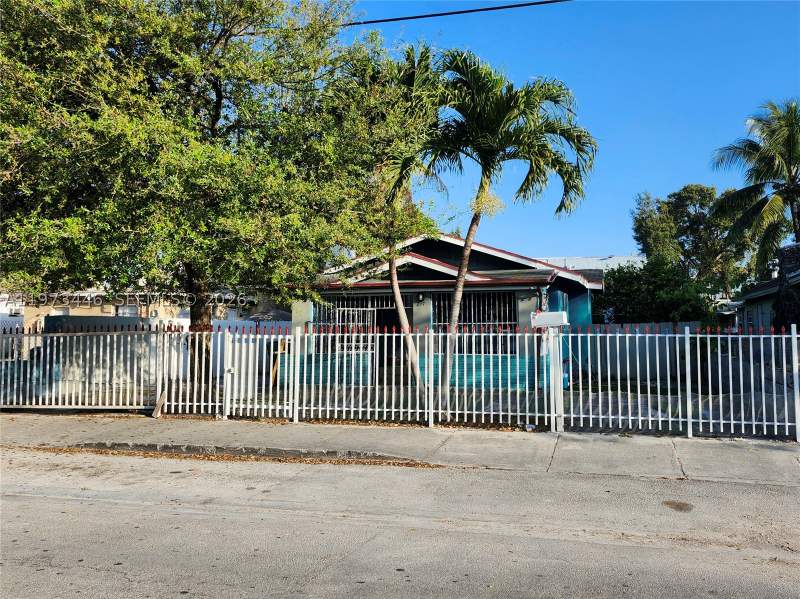 2 bedroom SingleFamilyResidence at 227 NW 33rd St, Wynd Wood Park, Miami — photo 2
