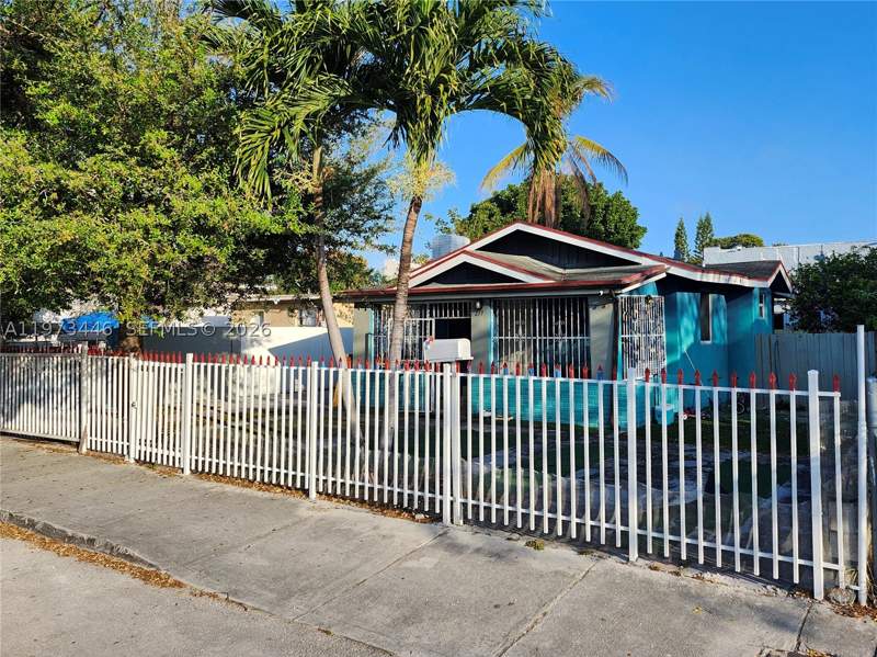 2 bedroom SingleFamilyResidence at 227 NW 33rd St, Wynd Wood Park, Miami — photo 4