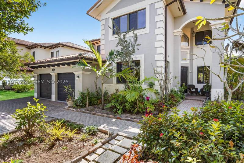 5 bedroom SingleFamilyResidence at 7436 SW 188th Ln, Cutler Cay, Cutler Bay — photo 3