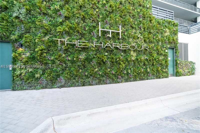 1 bedroom Condominium at 16385 Biscayne Blvd 1120, The Harbour South Condo, North Miami Beach — photo 1