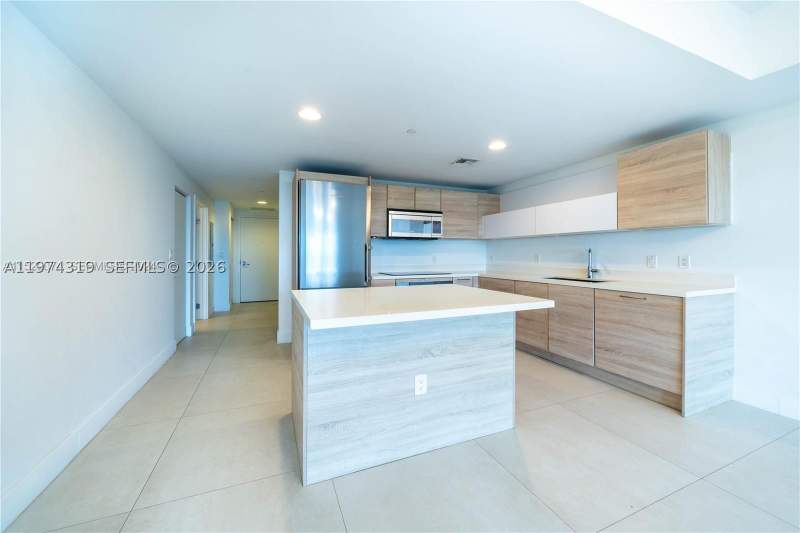 1 bedroom Condominium at 16385 Biscayne Blvd 1120, The Harbour South Condo, North Miami Beach — photo 2