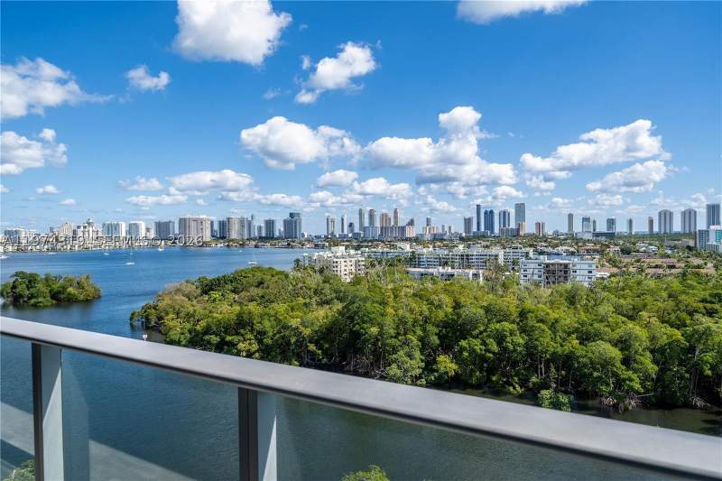 1 bedroom Condominium at 16385 Biscayne Blvd 1120, The Harbour South Condo, North Miami Beach — photo 3