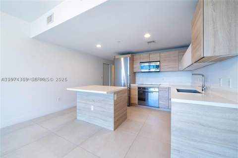 16385 Biscayne Blvd 1120, North Miami Beach FL - photo 8 of 22