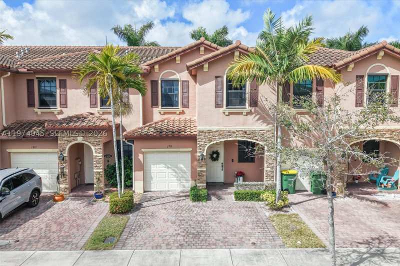 3 bedroom Townhouse at 178 SE 33rd Ter, Baywinds Of Dominica And, Homestead — photo 1