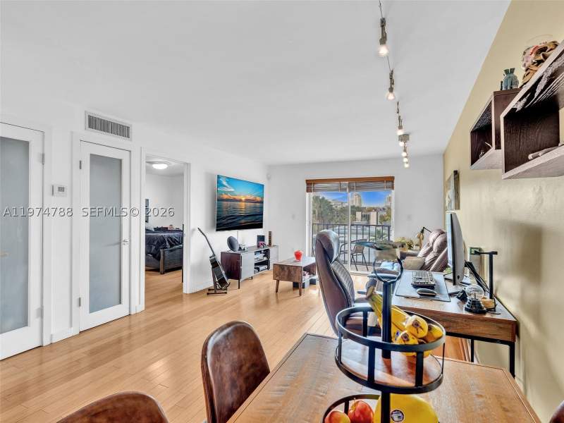 1 bedroom Condominium at 1236 Alton Rd 402, Alton Star Condo, Miami Beach — photo 2