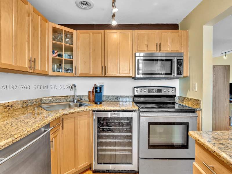 1 bedroom Condominium at 1236 Alton Rd 402, Alton Star Condo, Miami Beach — photo 5