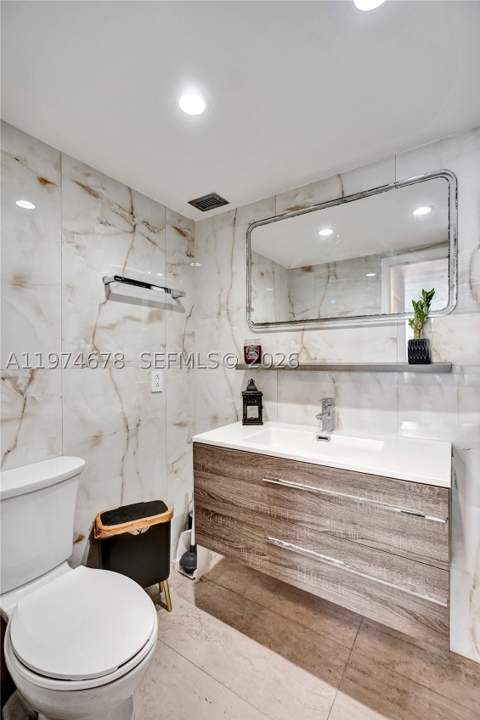 2750 NE 183rd St 406, Aventura FL - photo 10 of 24