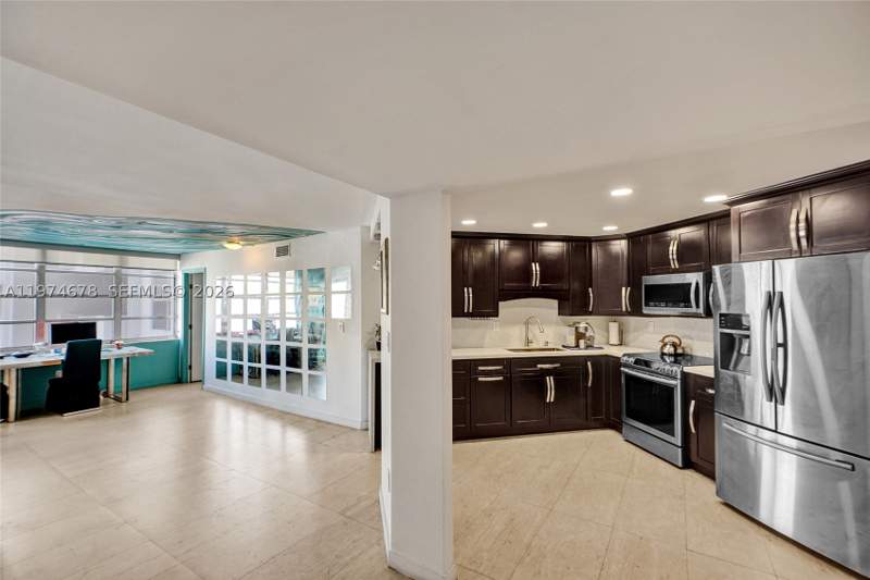 1 bedroom Condominium at 2750 NE 183rd St 406, Commodore Plaza Condo, Aventura — photo 3