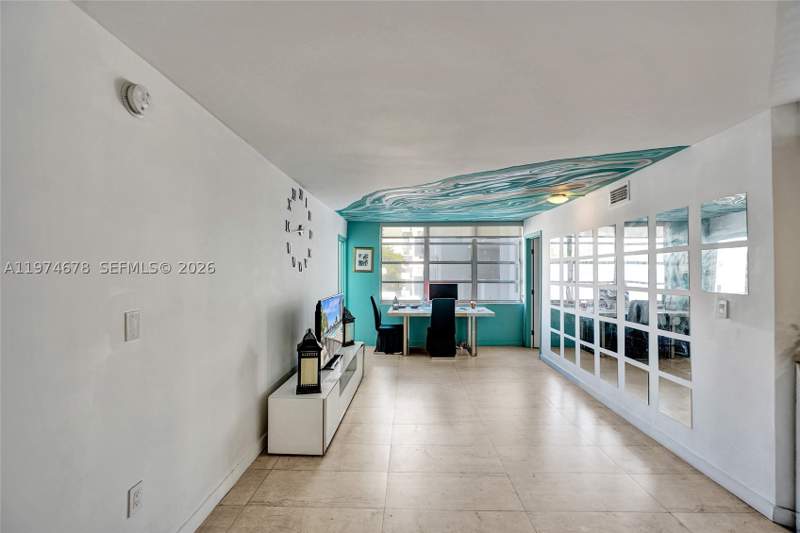 1 bedroom Condominium at 2750 NE 183rd St 406, Commodore Plaza Condo, Aventura — photo 5