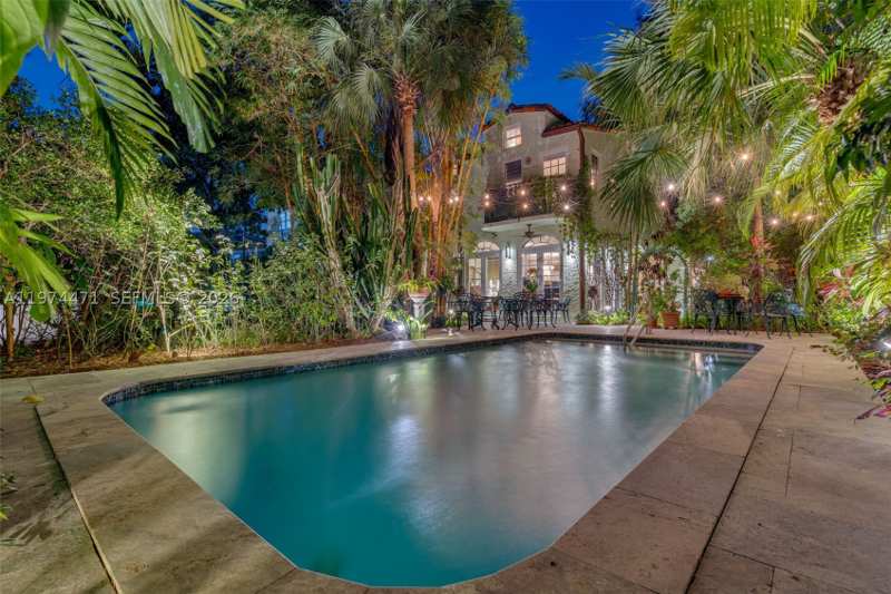 5 bedroom SingleFamilyResidence at 1720 Espanola Dr, Espanola Heights, Miami — photo 1