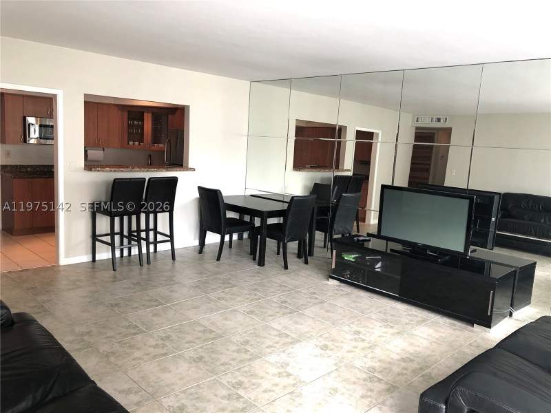 1 bedroom Condominium at 1408 Brickell Bay Dr 404, Brickell Bay Tower Condo, Miami — photo 3