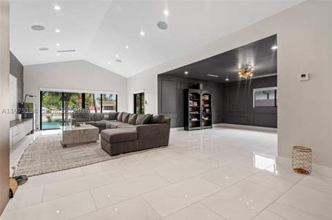 14412 Rosewood Rd, Miami Lakes FL - photo 18 of 56