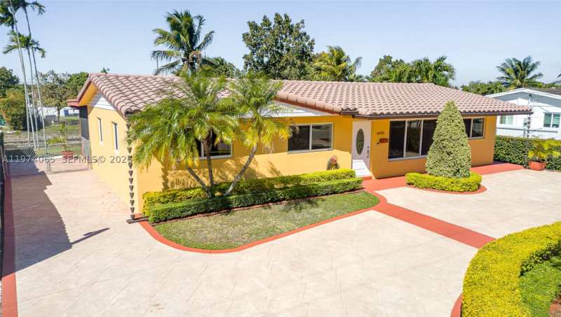 4 bedroom SingleFamilyResidence at 4600 SW 104th Ave, Heftler Homes Sec 2, Miami — photo 1