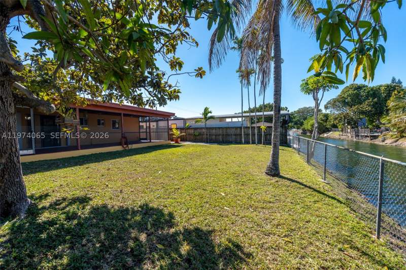 4 bedroom SingleFamilyResidence at 4600 SW 104th Ave, Heftler Homes Sec 2, Miami — photo 4