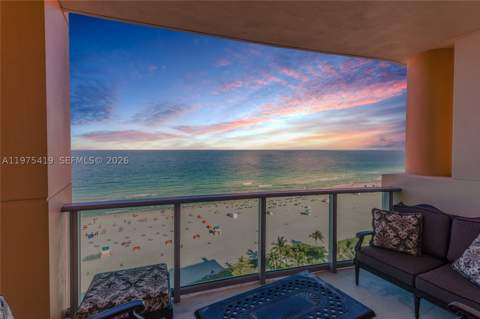 1455 Ocean Dr 1607, Miami Beach FL - photo 19 of 25