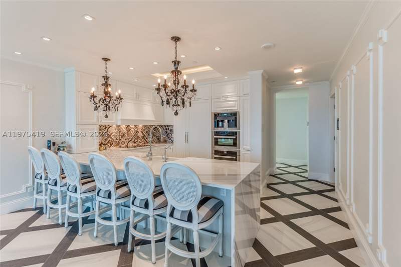 3 bedroom Condominium at 1455 Ocean Dr 1607, Il Villaggio On South Beac, Miami Beach — photo 3