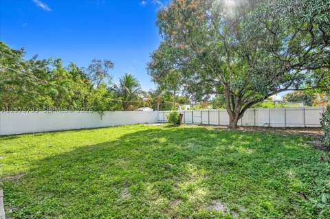 910 NW 133rd St, North Miami FL - photo 20 of 25